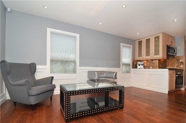 33 Cochrane Dr, Toronto, M8Z3Z4 | Image 2