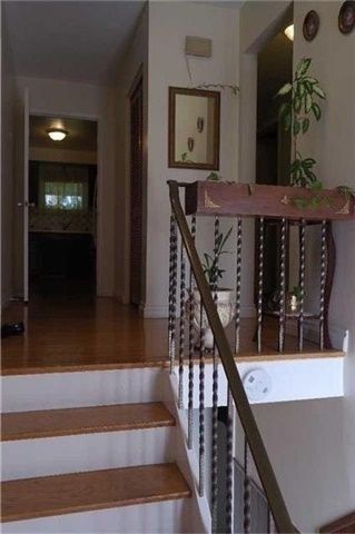 3321 Monica Dr, Mississauga, L4T3E6 | Image 2