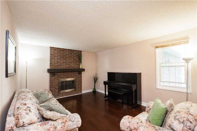 4109 Stonemason Cres, Mississauga, L5L2Z6 | Image 3