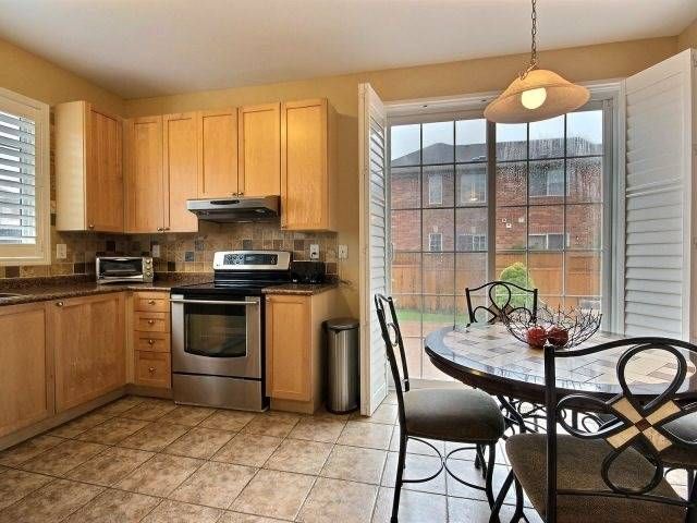 802 Yates Dr, Milton, L9T0E7 | Image 3