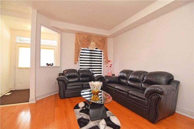 24 Overture Lane, Brampton, L6S6H9 | Image 3