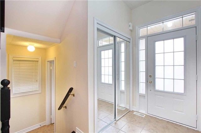 34 Callalily Rd, Brampton, L7A0M2 | Image 2