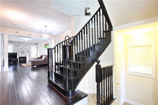 34 Callalily Rd, Brampton, L7A0M2 | Image 3