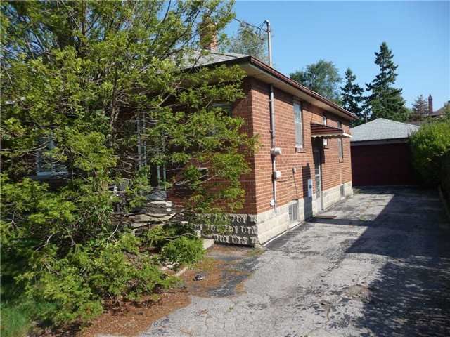 99 Twenty Seventh St, Toronto, M8W2X6 | Image 3