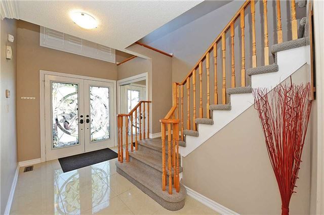 59 Lormel Gate, Brampton, L7A2R6 | Image 2