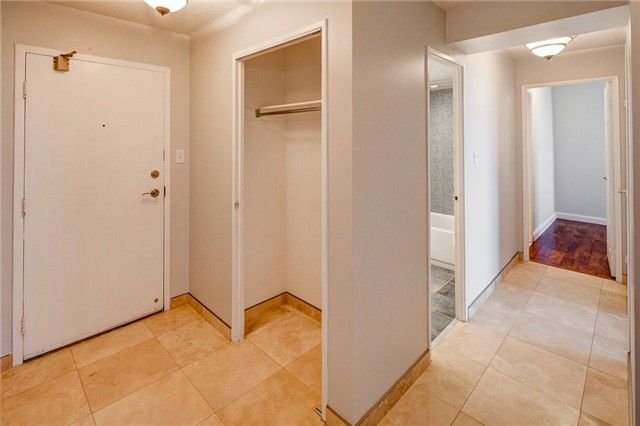 1007 - 1300 Mississauga Valley Blvd, Mississauga, L5A3S8 | Image 2