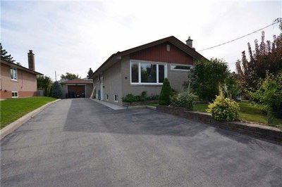 Detached House sold at 31 Valencia Crescent, Toronto, Ontario, M6L1M3 - Maple Leaf - MLS: W3634561