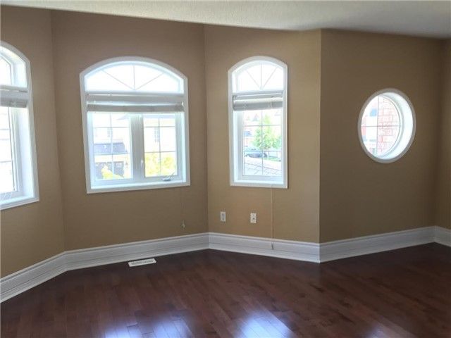 5811 Page Cres, Burlington, L7L7N9 | Image 2