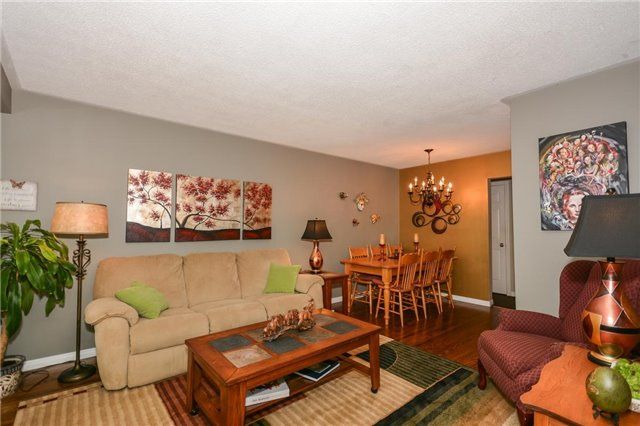 17 Edelwild Dr, Orangeville, L9W2Y4 | Image 2