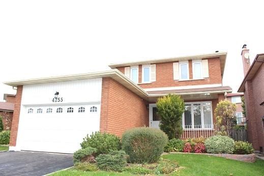 4255 Wakefield Cres, Mississauga, L5C4M5 | Image 2