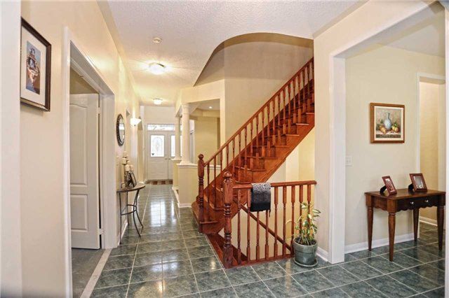 20 Binnery Dr, Brampton, L6P1A7 | Image 3