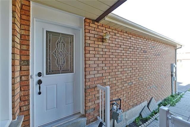 121 Tulip Dr, Brampton, L6Y3W2 | Image 3