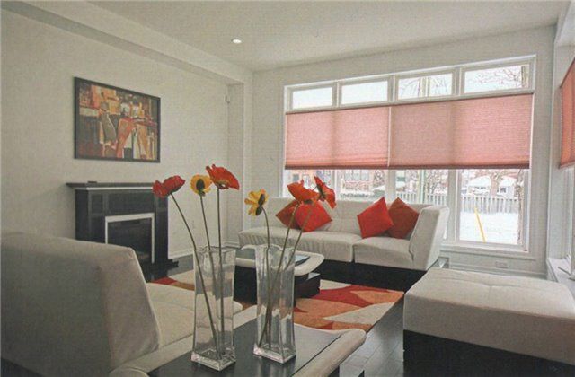 338 Woodale Ave, Oakville, L6K2N7 | Image 2