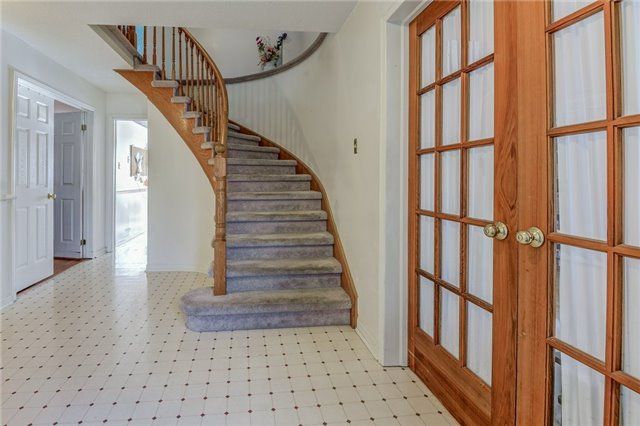 2554 Valencia Rd, Mississauga, L5N4L6 | Image 2