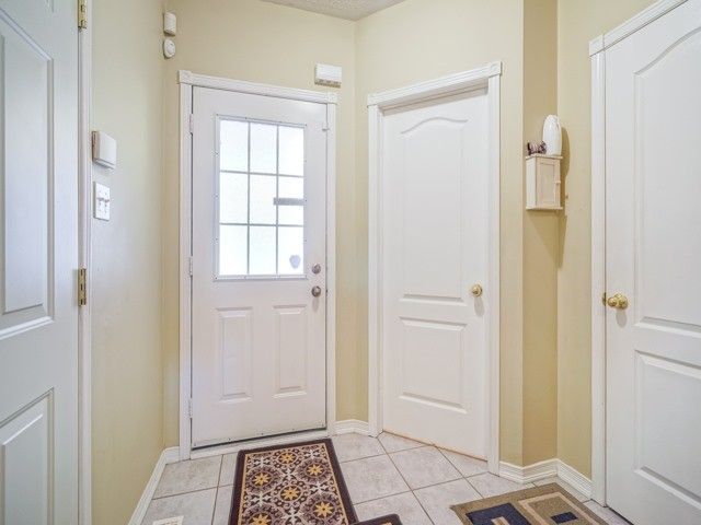 100 Monaco Crt, Brampton, L7A1X2 | Image 2