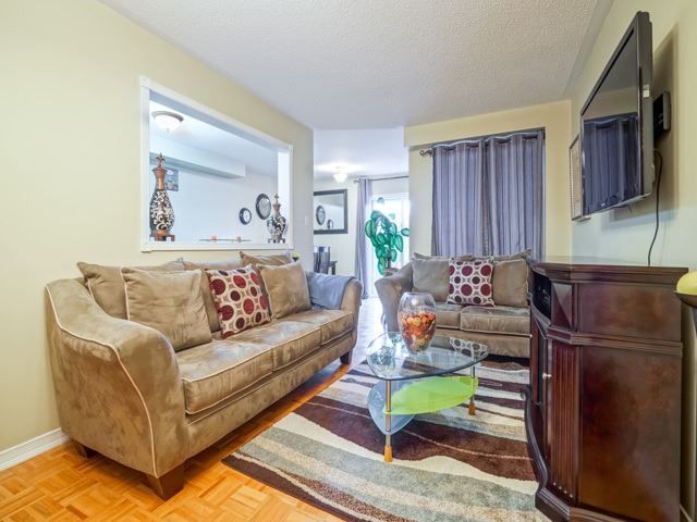 100 Monaco Crt, Brampton, L7A1X2 | Image 3