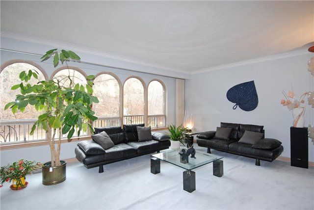 31 Bearwood Dr, Toronto, M9A4G5 | Image 2