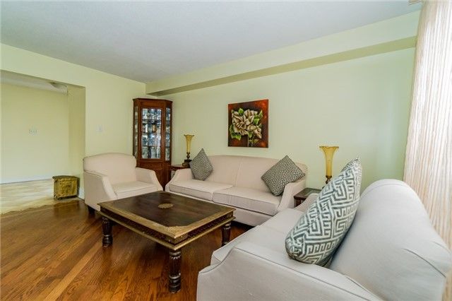 476 Bud Gregory Blvd, Mississauga, L4Z2K4 | Image 3