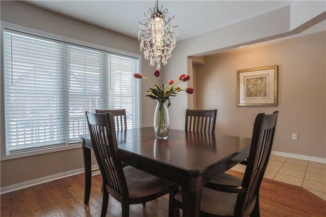 916 Toletza Landing, Milton, L9T7T6 | Image 2