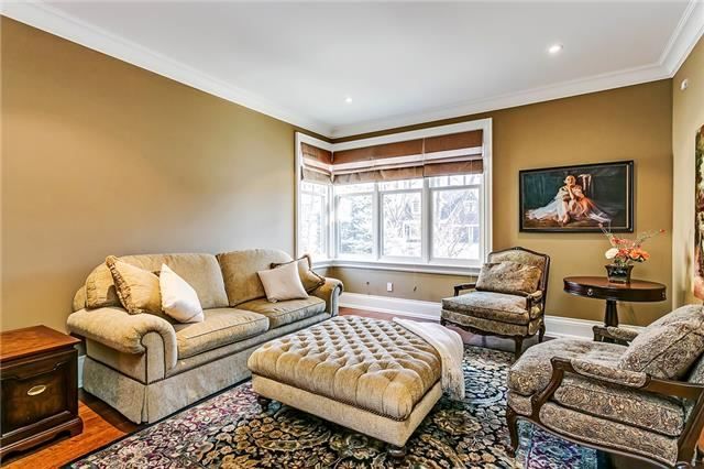 1049 Cedar Grove Blvd, Oakville, L6J2C2 | Image 2