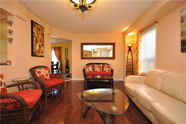 426 Orange Walk Cres, Mississauga, L5R0A8 | Image 3