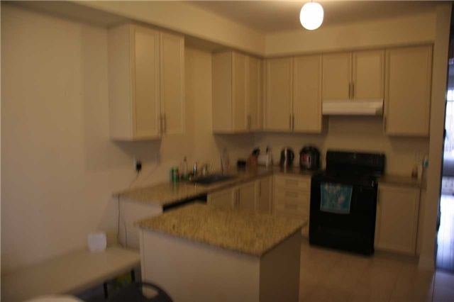 7114 Triumph Lane, Mississauga, L5N0C5 | Image 3