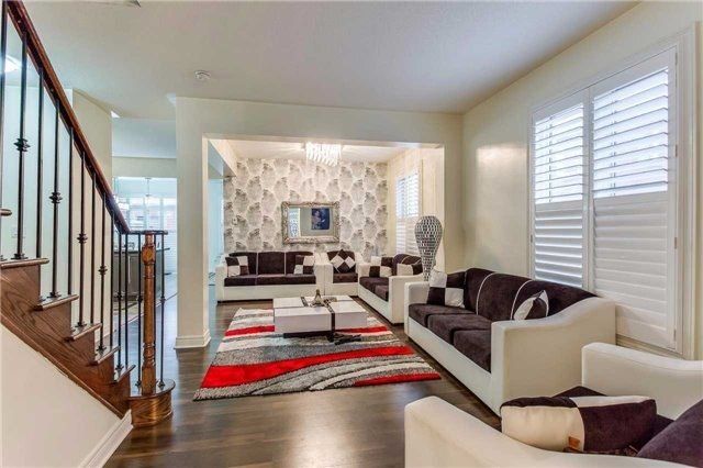 220 Castle Oaks Crossing, Brampton, L6P3X2 | Image 3