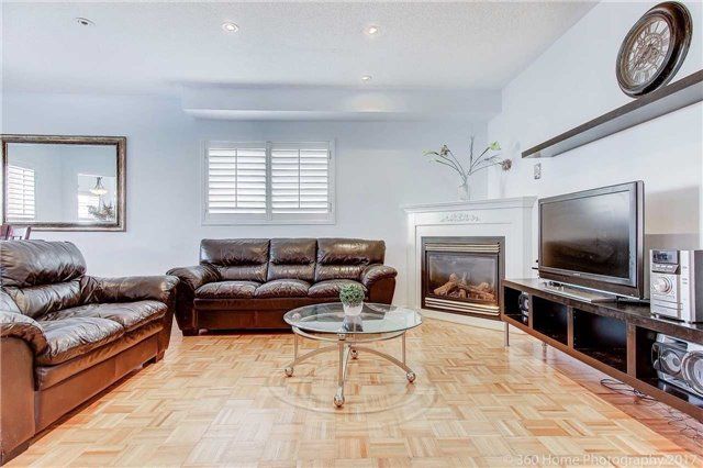 17 Binder Twine Tr, Brampton, L6X4R2 | Image 2