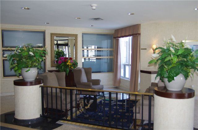 1208 - 10 Laurelcrest St, Brampton, L6S5Y3 | Image 2