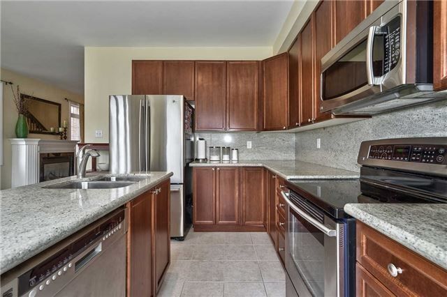 1285 Jezero Cres, Oakville, L6H0B5 | Image 3