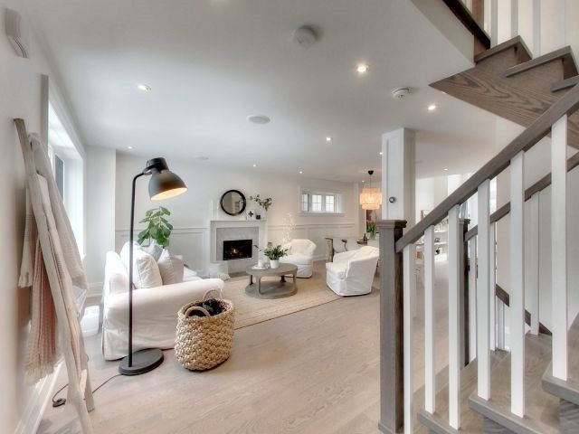 9 Bernice Ave, Toronto, M8Y1Z5 | Image 2