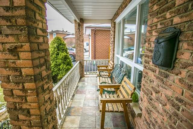 4241 Anworld Pl, Mississauga, L4W2W1 | Image 3