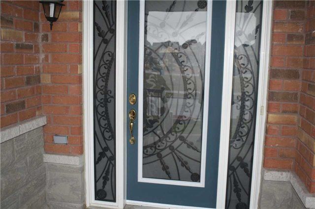 13 Burnstown Circ, Brampton, L6P3M1 | Image 2