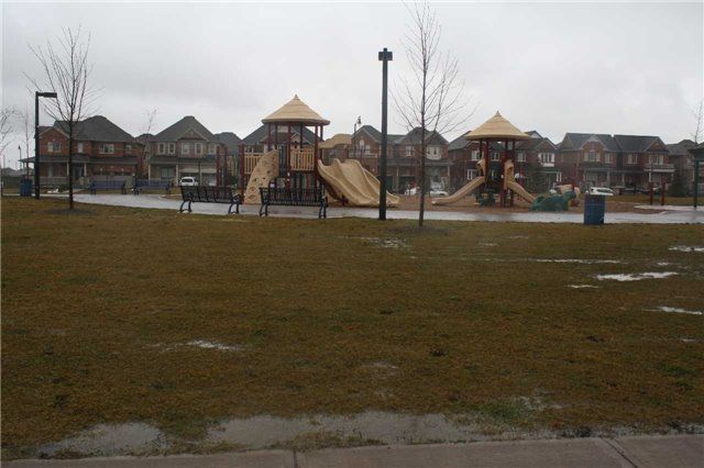 13 Burnstown Circ, Brampton, L6P3M1 | Image 3