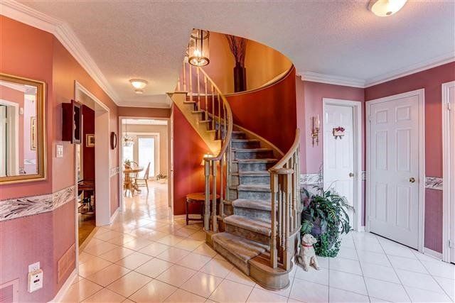 2524 Paula Crt, Mississauga, L5K2R5 | Image 2