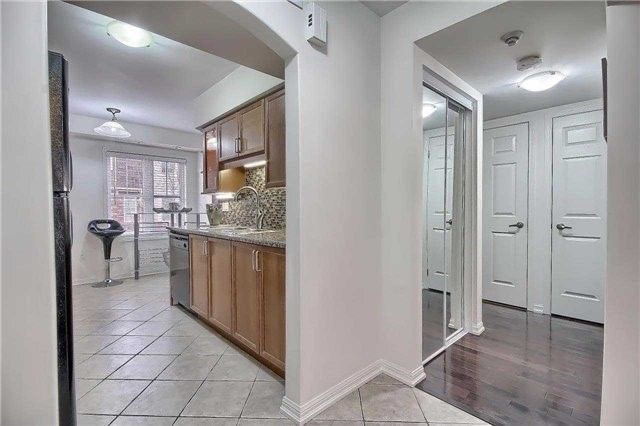 5 - 750 Neighbourhood Circ, Mississauga, L5B0B7 | Image 3