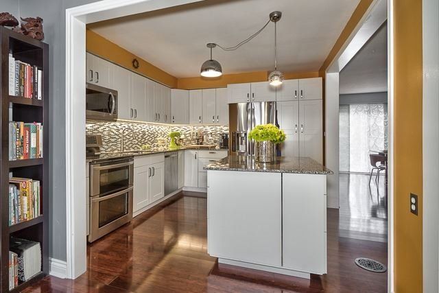 17 - 1580 Lancaster Dr, Oakville, L6H2Z5 | Image 3