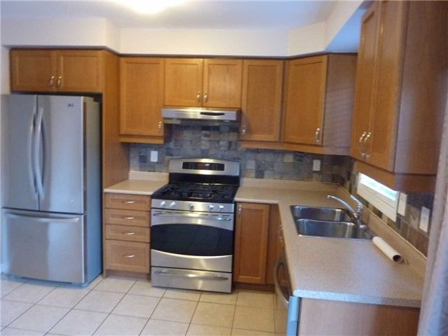 916 Toletza Landing, Milton, L9T7T6 | Image 3