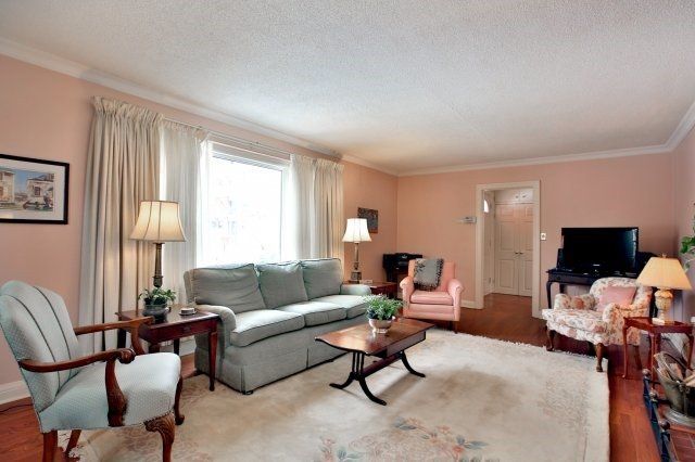 274 Reynolds St, Oakville, L6J3L4 | Image 3