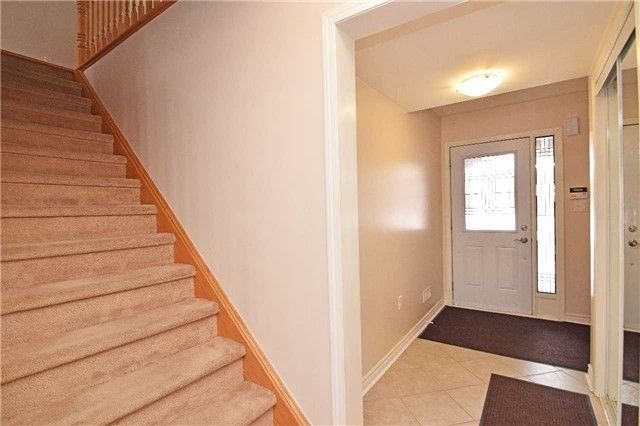 67 Decker Hollow Circ, Brampton, L6X0L5 | Image 2