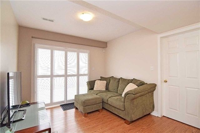 67 Decker Hollow Circ, Brampton, L6X0L5 | Image 3