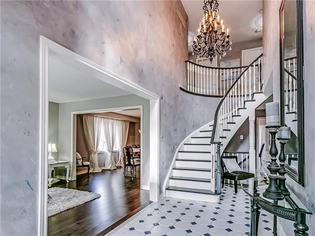 2211 Rockingham Dr, Oakville, L6H6E8 | Image 2