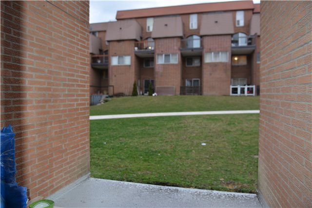 112 - 1455 Williamsport Dr, Mississauga, L4X 2T5 | Image 2