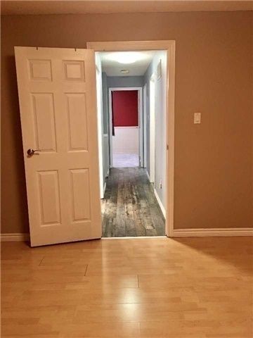 39 Barrington Cres, Brampton, L6Z1N2 | Image 2