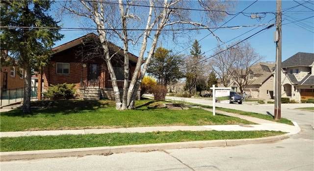 48 Cornelius Pkwy, Toronto, M6L2K4 | Image 2