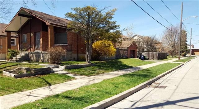 48 Cornelius Pkwy, Toronto, M6L2K4 | Image 3