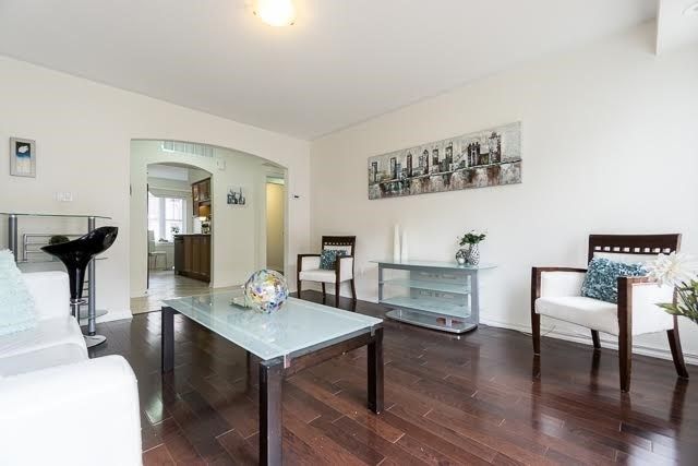 5 - 750 Neighbourhood Circ, Mississauga, L5B0B7 | Image 3