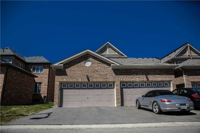 11 Thornapple St, Brampton, L6R3X2 | Image 2