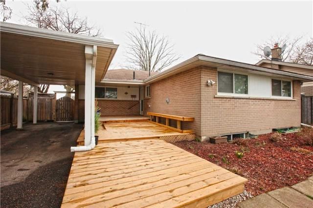 15 Langwith Crt, Brampton, L6Y1Z9 | Image 2