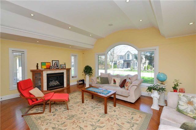 366 Winston Rd, Oakville, L6L4W5 | Image 3